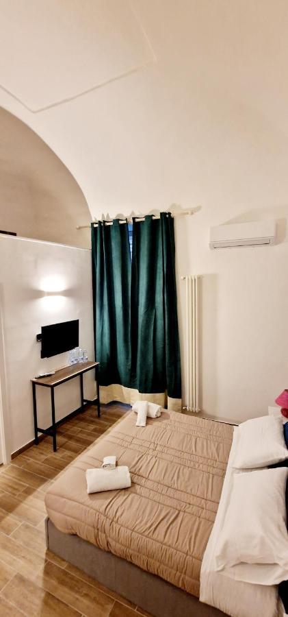 Tribunali Platamon Naples Extérieur photo