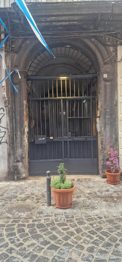 Tribunali Platamon Naples Extérieur photo